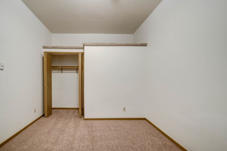 107 Main St S in Minot, ND - Building Photo - Interior Photo