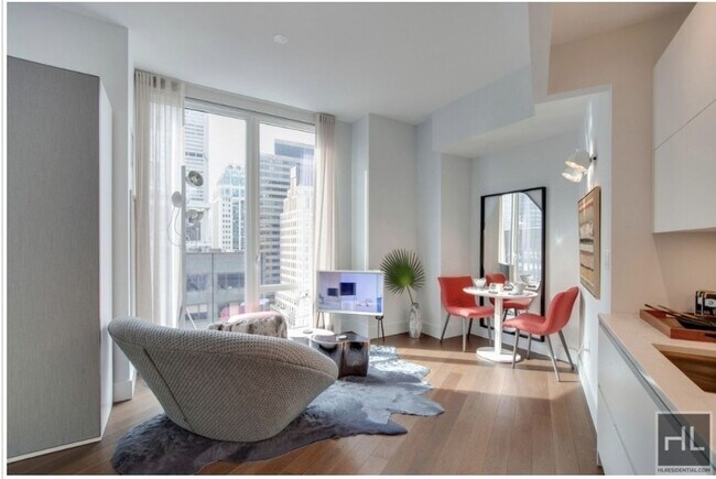 East 44th Street in New York, NY - Building Photo - Building Photo
