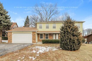 1212 Lehnertz Cir in Aurora, IL - Building Photo