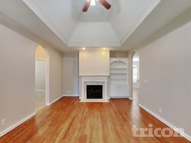 316 Lone Oak Dr in White House, TN - Building Photo - Building Photo