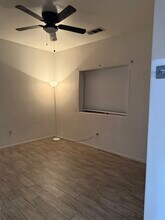 602 Yellow Meadow Ct, Unit B in Bakersfield, CA - Building Photo - Building Photo