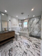 7935 Ogden Ave, Unit 2 in Lyons, IL - Foto de edificio - Building Photo