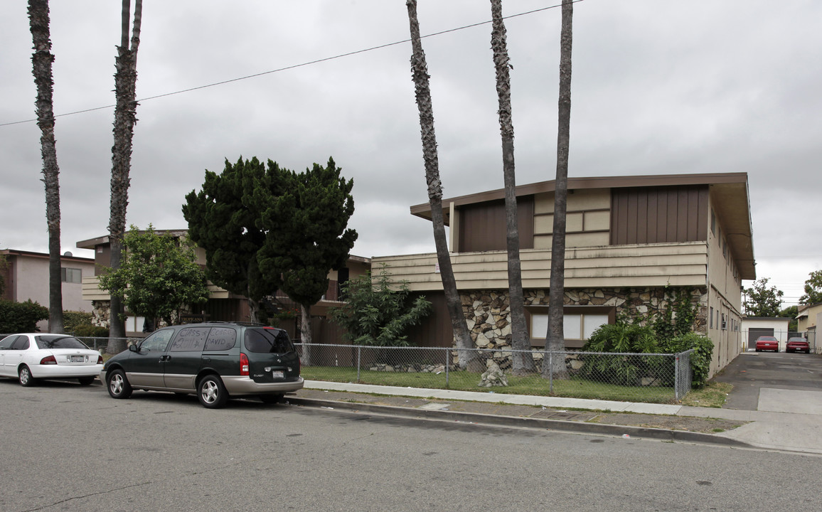 Tropicana in Anaheim, CA - Building Photo