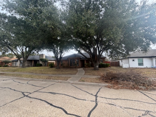 2406 Brownlee Blvd in Rowlett, TX - Building Photo - Building Photo