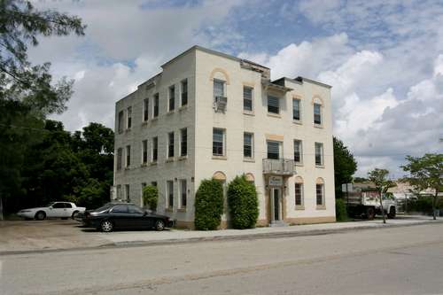 Mirian Apartments in West Palm Beach, FL - Building Photo - Building Photo