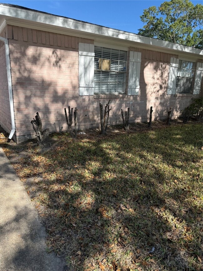 property at 3122 Trail Lake Dr