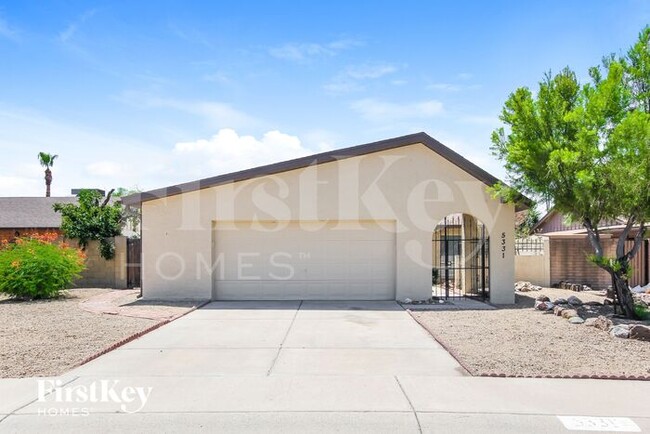 5331 W Purdue Ave in Glendale, AZ - Foto de edificio - Building Photo