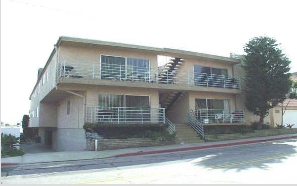 538 8th St in Hermosa Beach, CA - Building Photo