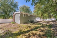 7 Deer Ln in East Setauket, NY - Building Photo - Building Photo