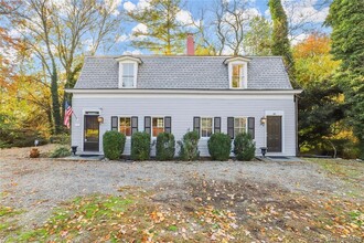 47 Hollow Tree Ridge Rd in Darien, CT - Building Photo - Building Photo