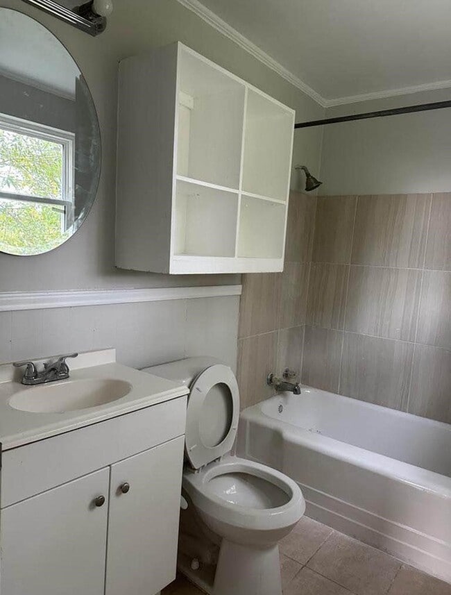 property at 702 Rosedale St