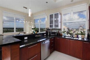 1607 Ponce de Leon Blvd in Coral Gables, FL - Building Photo