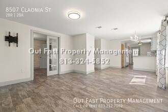 8507 Claonia St in Tampa, FL - Foto de edificio - Building Photo