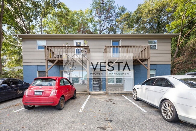 130 Reems Creek Rd in Weaverville, NC - Building Photo - Building Photo