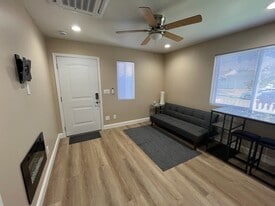 324 Nassau Ln in Hayward, CA - Building Photo