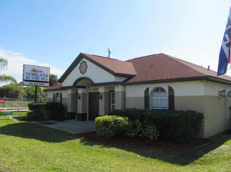 Mobiland by the Sea in Melbourne, FL - Foto de edificio