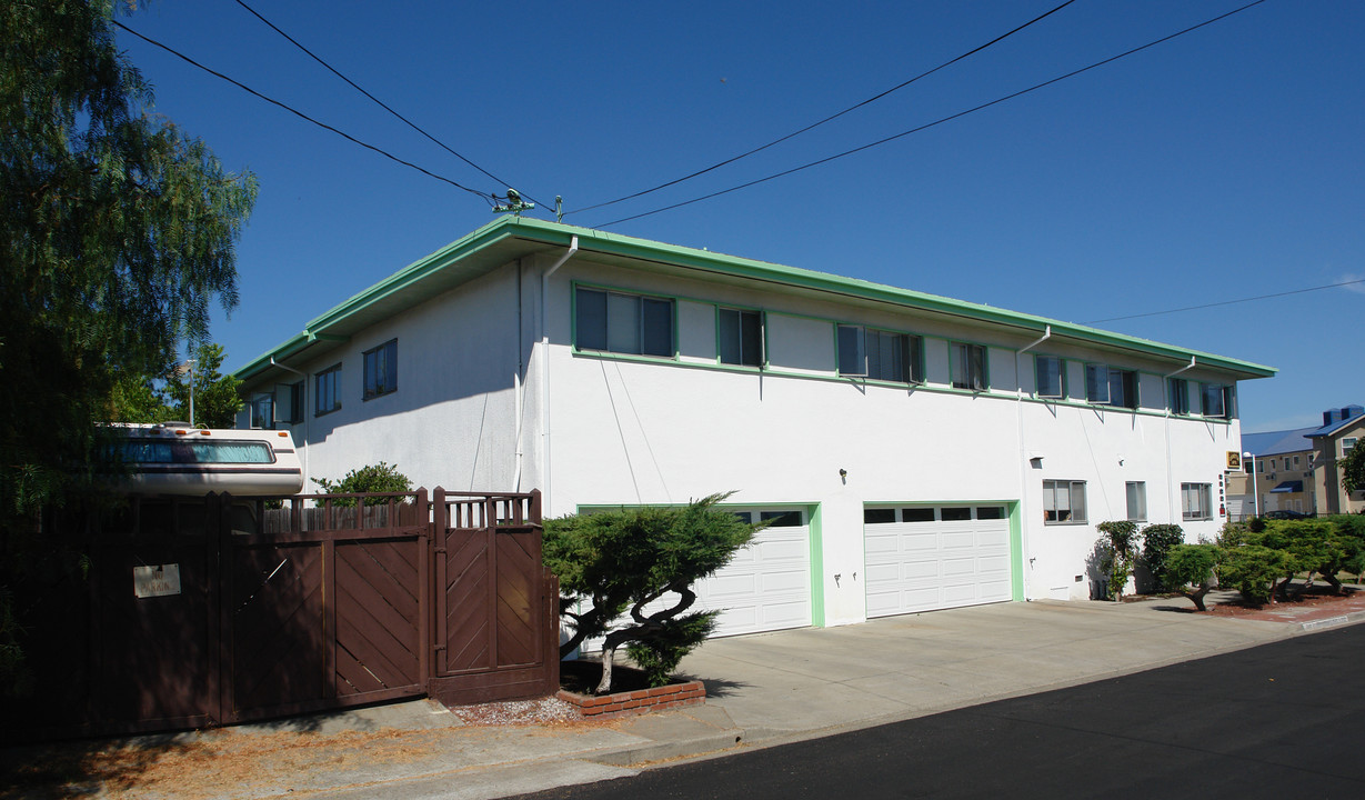 749-757 San Pablo Ave in Rodeo, CA - Building Photo