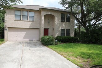 2235 Indian Meadows Dr in San Antonio, TX - Foto de edificio - Building Photo