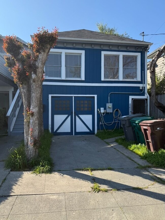 property at 5913 Vallejo St