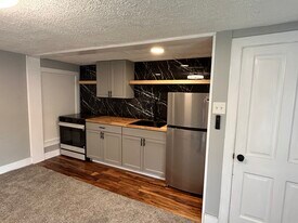 24048 Trailhead Dr in Aldie, VA - Building Photo