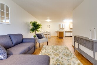 Dakota E & W Apartments in Fargo, ND - Building Photo - Building Photo