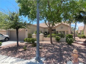 2465 Palmridge Dr in Las Vegas, NV - Building Photo