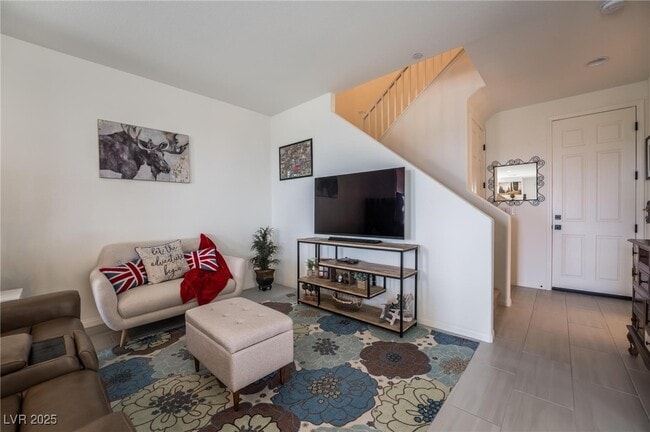 property at 128 Kimberlite Dr