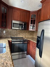 2550 W 60th St in Hialeah, FL - Building Photo - Building Photo