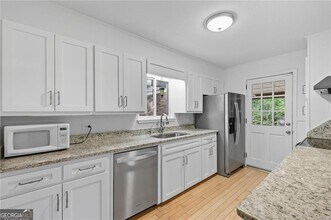 1930 Tapawingo Dr in Gainesville, GA - Foto de edificio - Building Photo