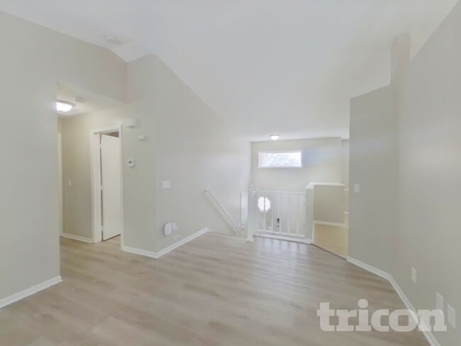 14098 Yosemite Ave S in Savage, MN - Building Photo - Building Photo