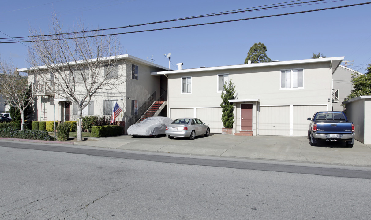 1110 Carmelita Ave in Burlingame, CA - Building Photo