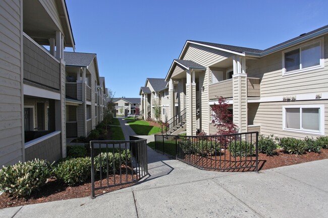 Westmall Terrace Apartments in Tacoma, WA - Building Photo - Building Photo