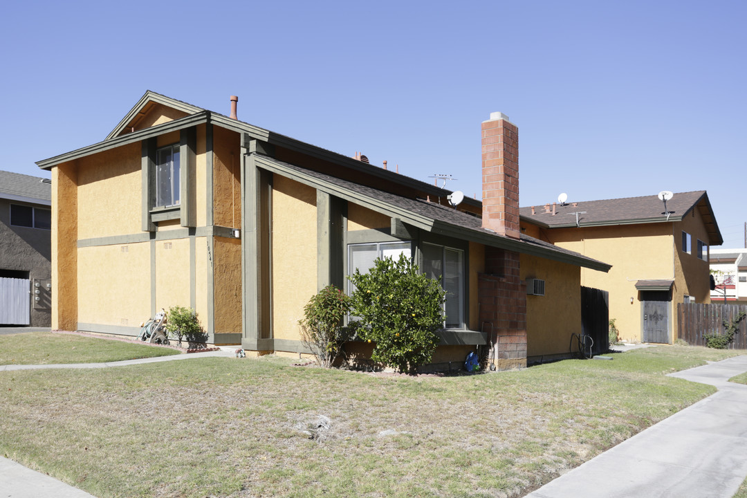 10541 Torrington Cor in Westminster, CA - Foto de edificio