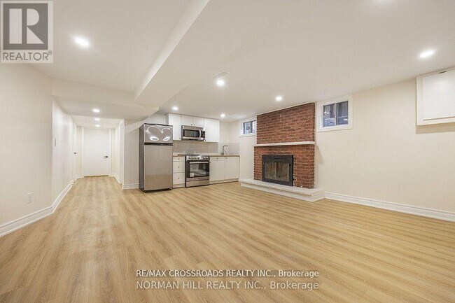 3 Christina Crescent in Toronto, ON - Building Photo - Building Photo