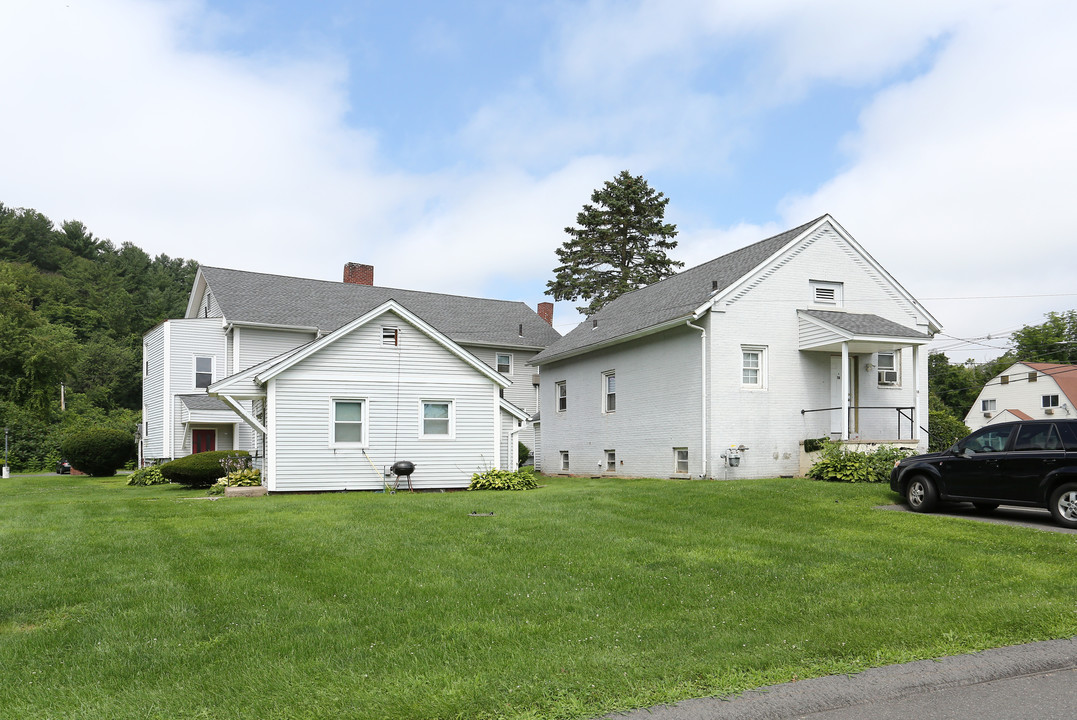 Tekoa Mountain Apartments in Westfield, MA - Foto de edificio