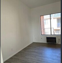 4368 Marlborough Ave, Unit 5 in San Diego, CA - Building Photo - Building Photo