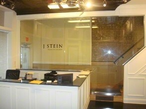 4159 W Fullerton Ave in Chicago, IL - Building Photo - Interior Photo