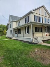 149 W Sheridan Ave in Annville, PA - Foto de edificio - Building Photo