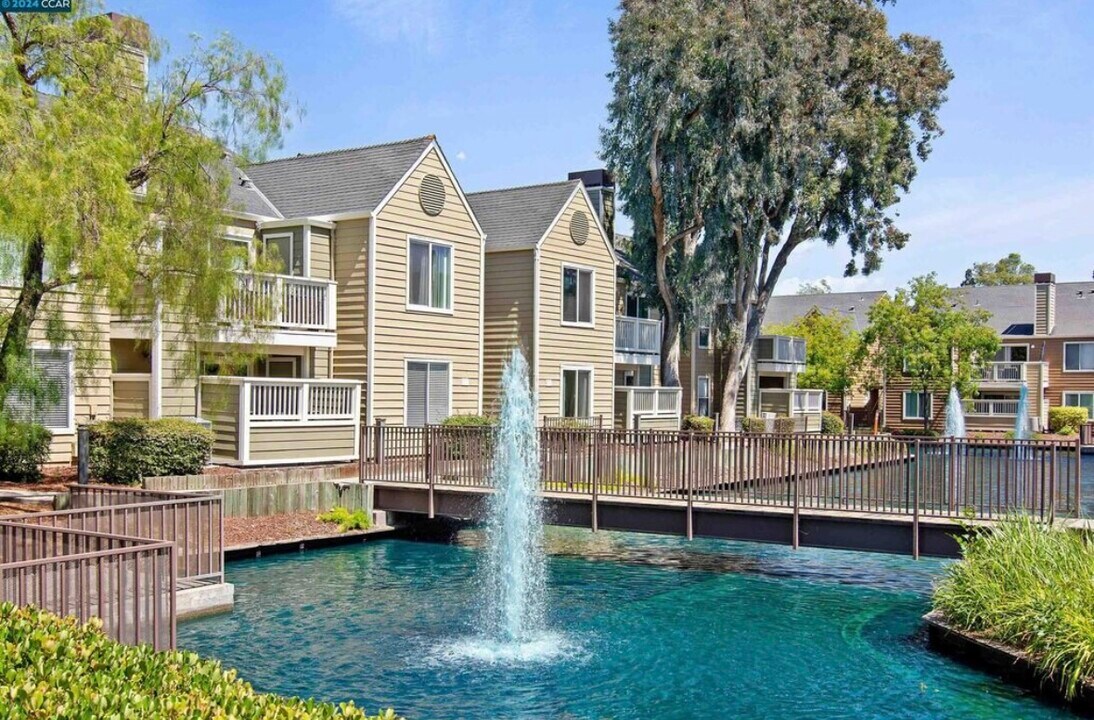 210 Reflections Dr, Unit #21 in San Ramon, CA - Building Photo