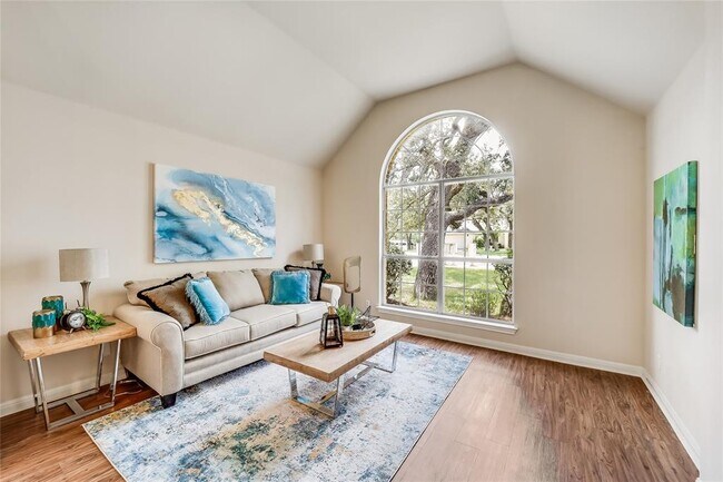 106 N Winecup Trail