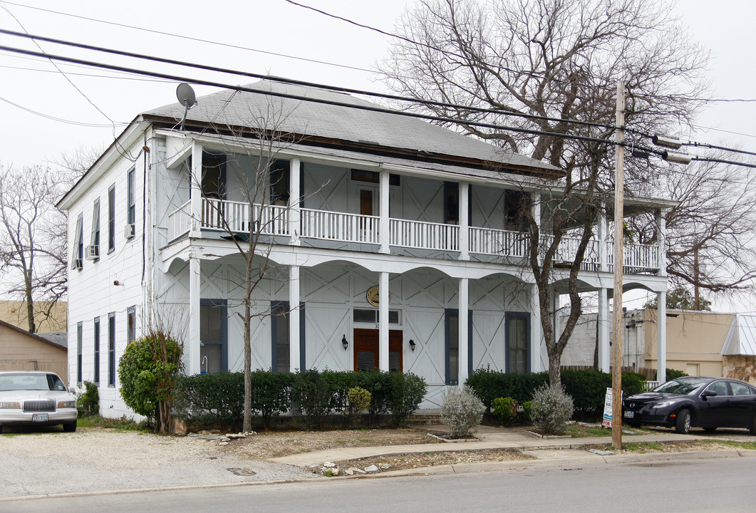 305 Tivy St in Kerrville, TX - Building Photo