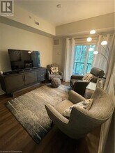 212 Lakeport Rd in St Catharines, ON - Building Photo - Building Photo