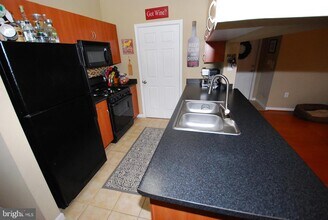 13506 Derry Glen Ct-Unit -103 in Germantown, MD - Building Photo - Building Photo