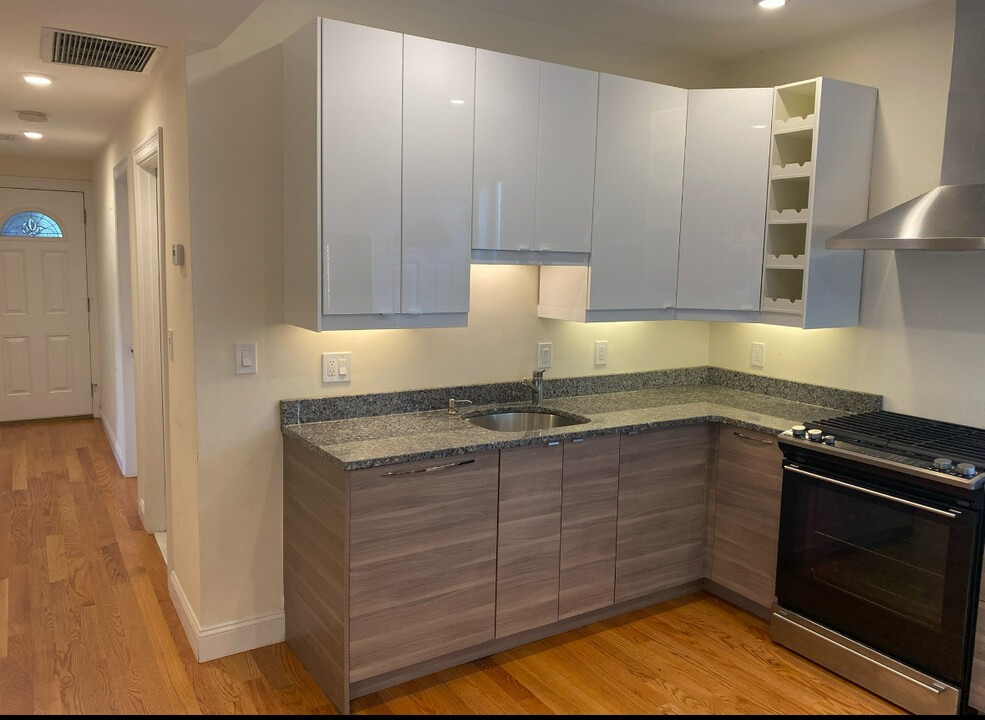 31 Edison Grn, Unit 3 in Boston, MA - Foto de edificio