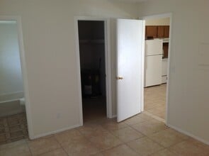 2361 Lafayette St in Ft. Myers, FL - Building Photo - Building Photo