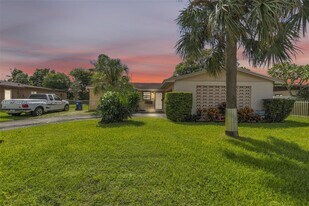 2860 NW 184th St in Miami Gardens, FL - Building Photo