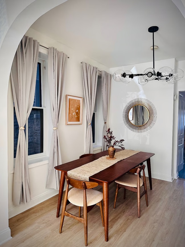 property at 2014 N Oakley Ave