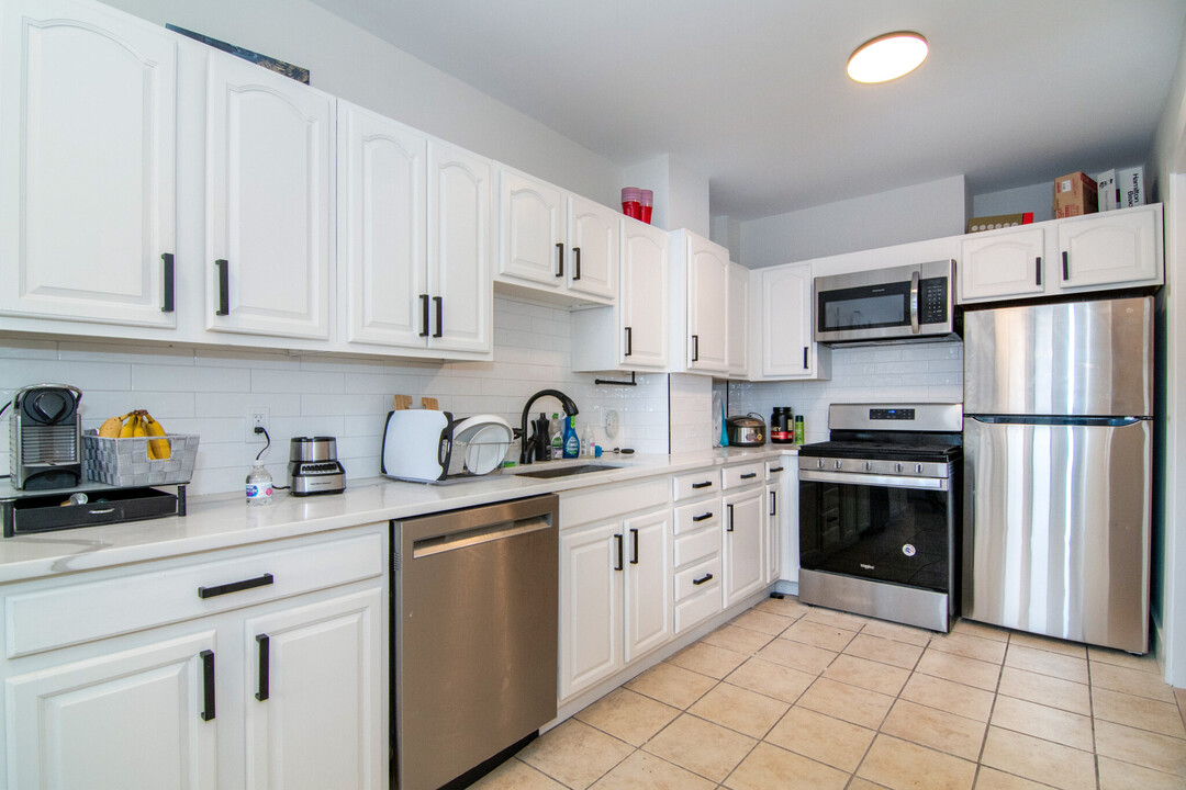 448 Park, Unit 4 in Boston, MA - Building Photo