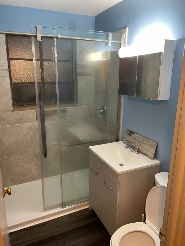 4233 Ridge Rd, Unit 8 in Cleveland, OH - Foto de edificio - Building Photo