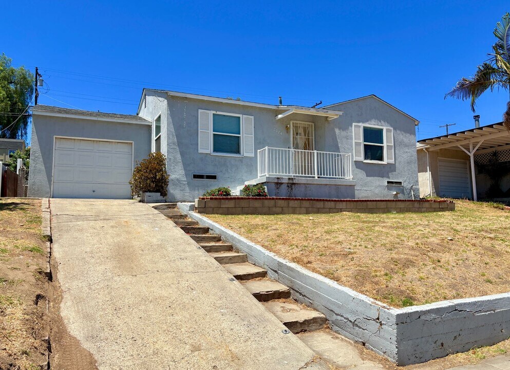 2074 Ensenada St in Lemon Grove, CA - Building Photo